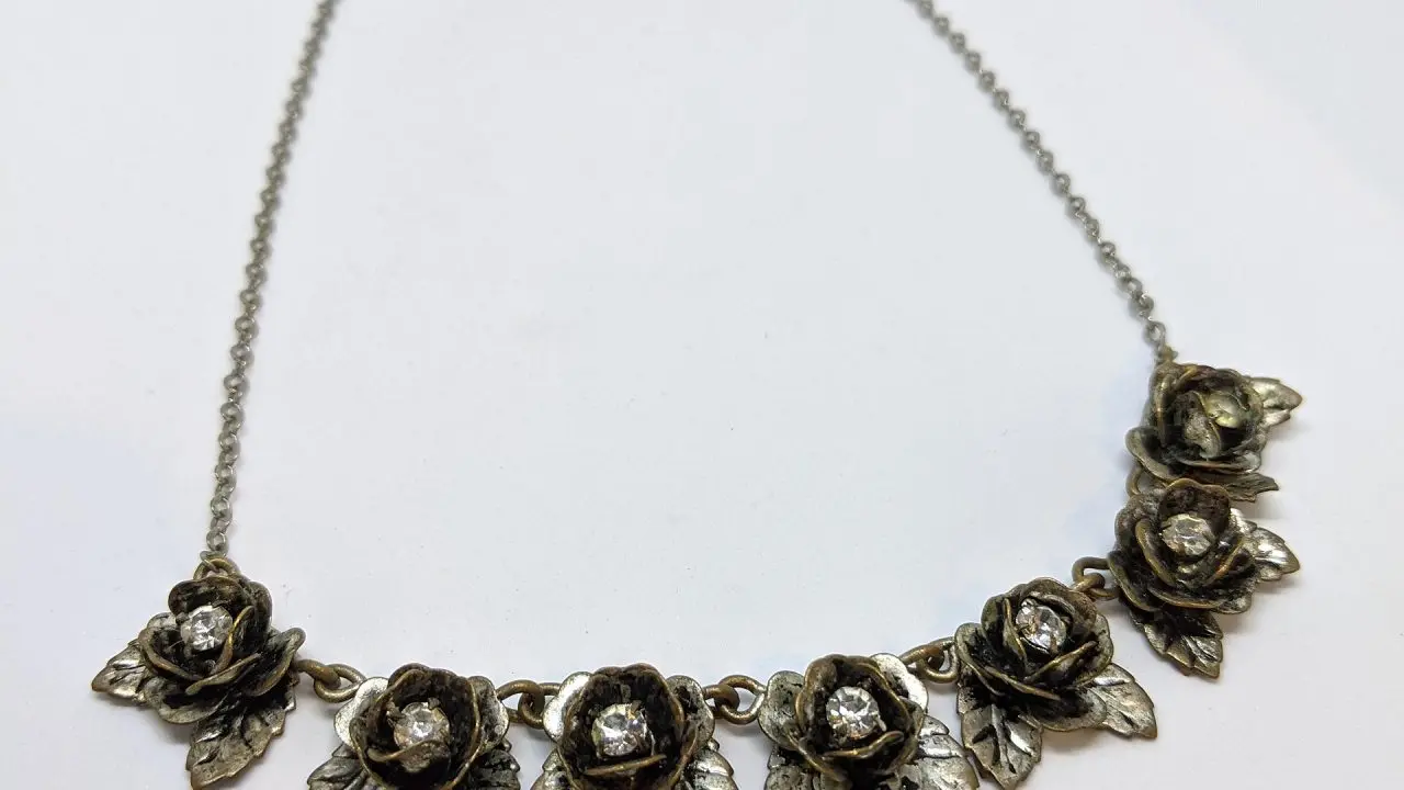 Déguisement ringard : assumer le mauvais goût avec style